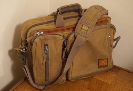 Deneki review of the Boulder Briefcase from Fishpond